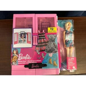 Barbie Ultimate Closet with Doll - Pink and Blue